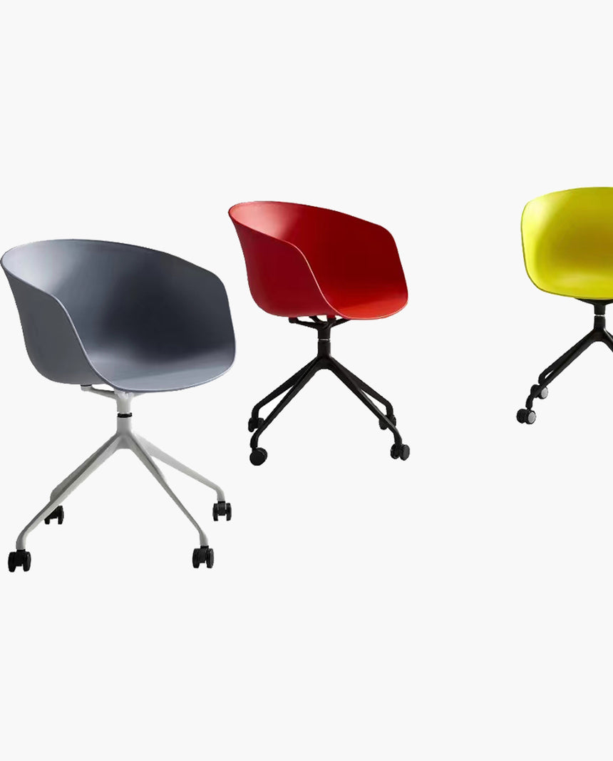 BRACE - Designer PP Meeting Chair